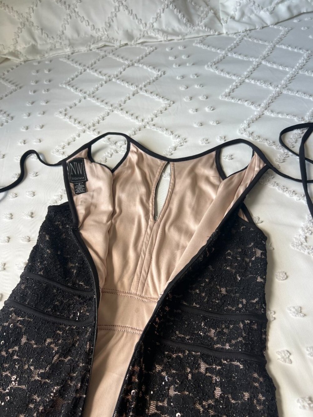 NW Nightway Lace, Sequins Cocktail Dress in Black and Nude SIZE 8 - Picture 9 of 16